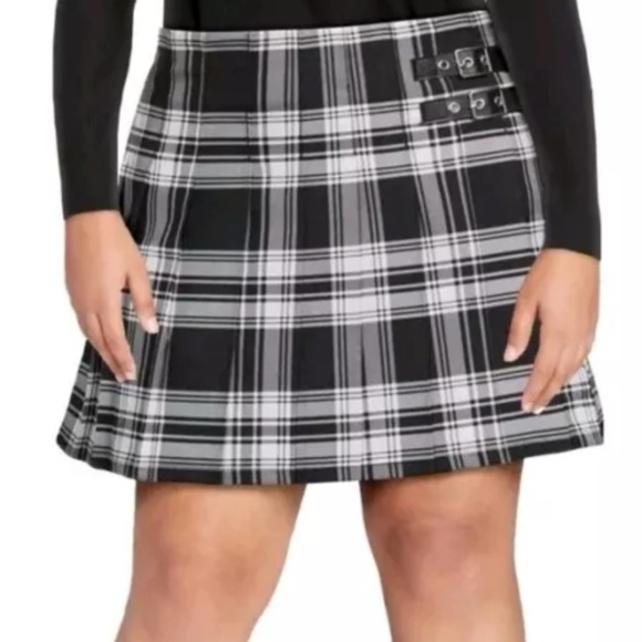 No Boundaries Black White Plaid Double Buckle Pleated Mini Skirt - Picture 1 of 7
